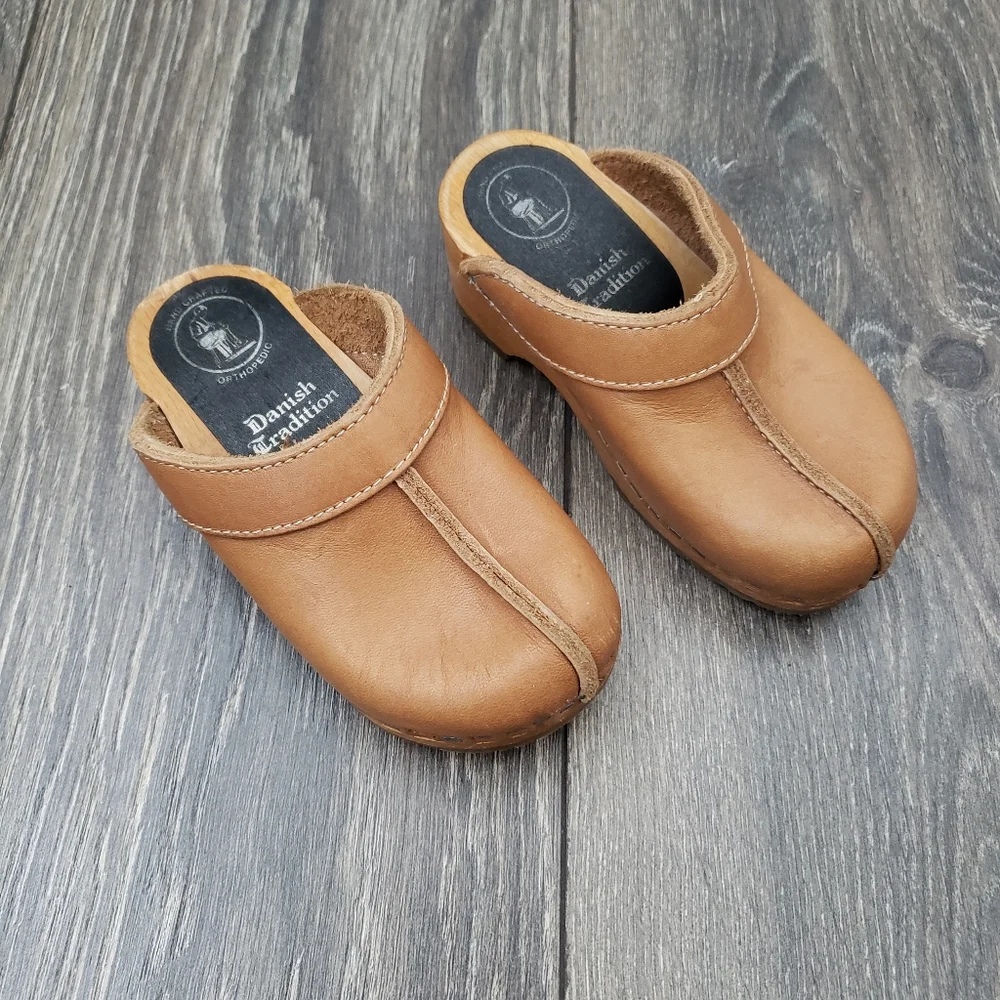 Danish Traditions Tan Brown Leather Wood Clogs Kids Child Size 8 Danish Size 24 - Picture 2 of 8